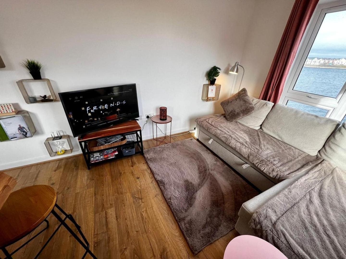 Two Bedroom Apartment In Barry-Close To Beach Exterior foto